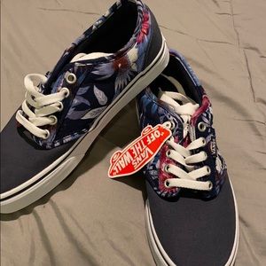 *Brand New never worn before* Womens Vans Size 6.5